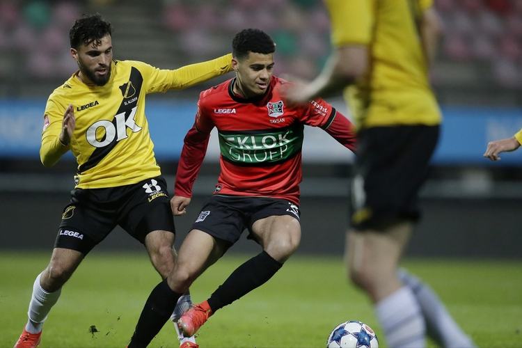 是首胜中最 是首胜中最